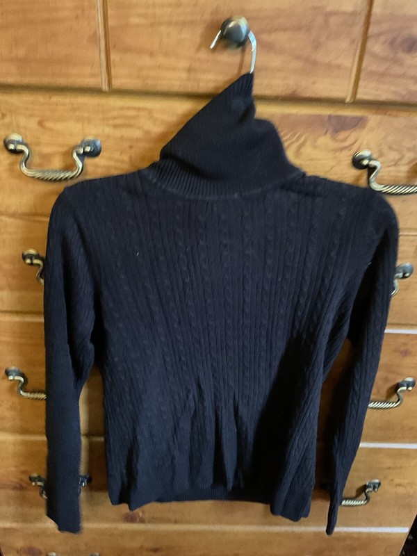 Croft & Barrow Woman’s Seater Black Size L