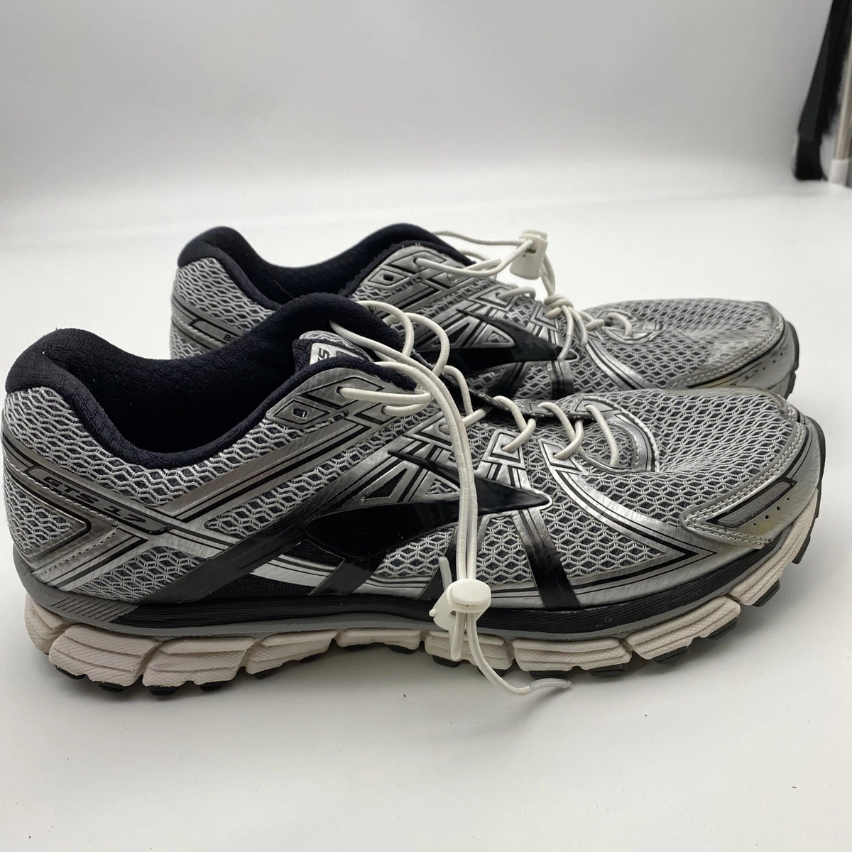 Brooks sneakers cheap mens silver