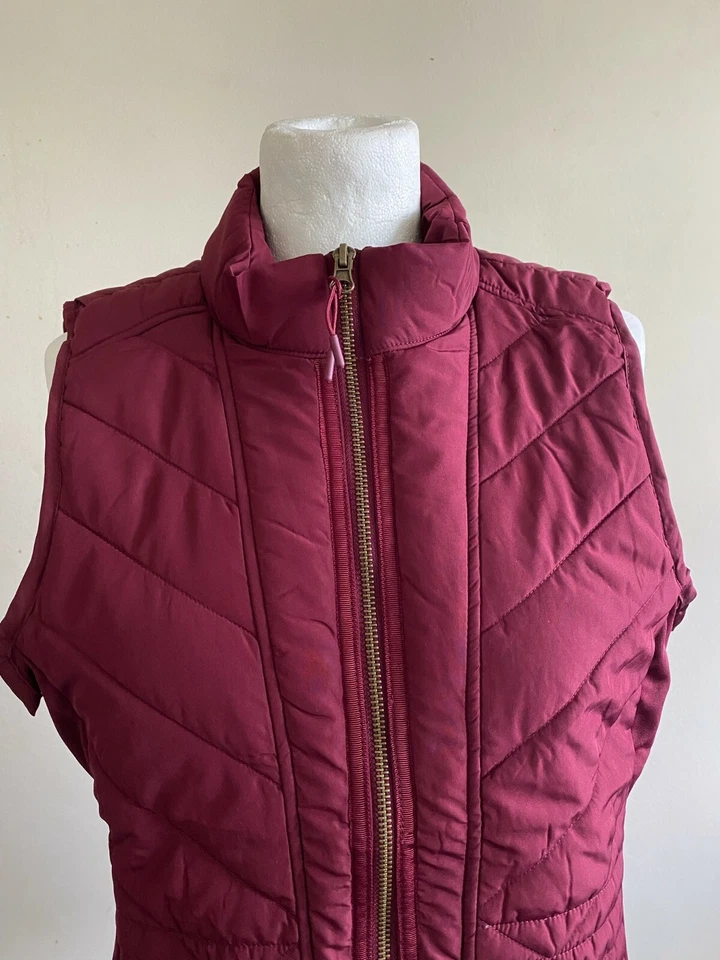 Women's Bodywarmer Gilet Outdoor Zip Up Padded Quilted - Burgundy - Size Medium - Image 4 of 4