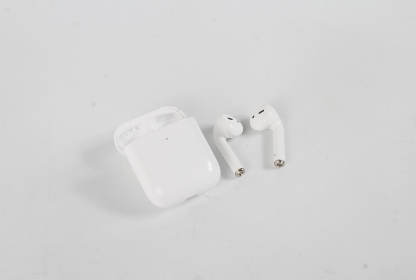 Apple AirPods (2nd Gen) with Wireless Charging Case A2031 A2032 White