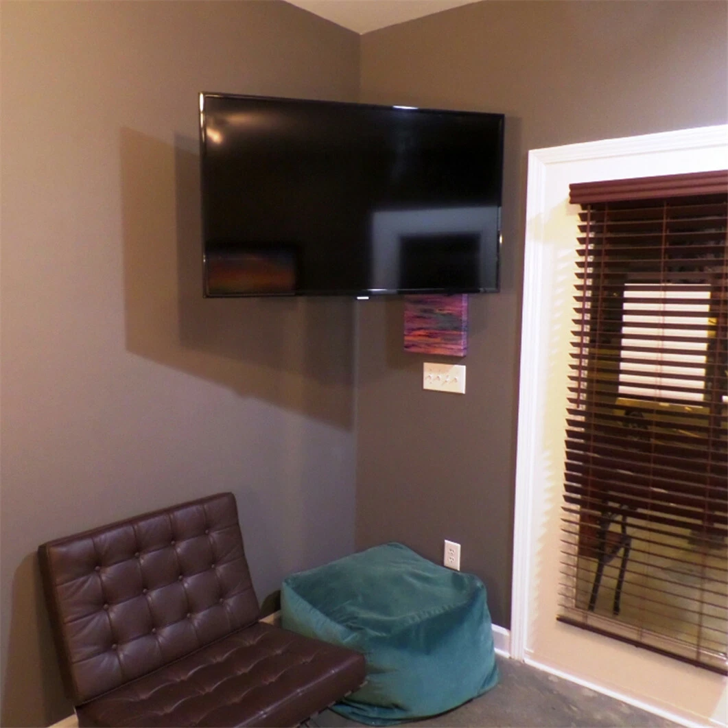 65 inch tv in clearance corner
