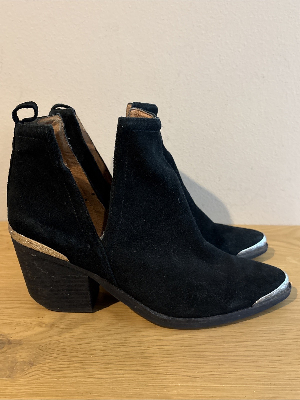 Jeffrey Campbell Cromwell Black Suede Pointed Western Ankle Boot Sz 8 Women’s