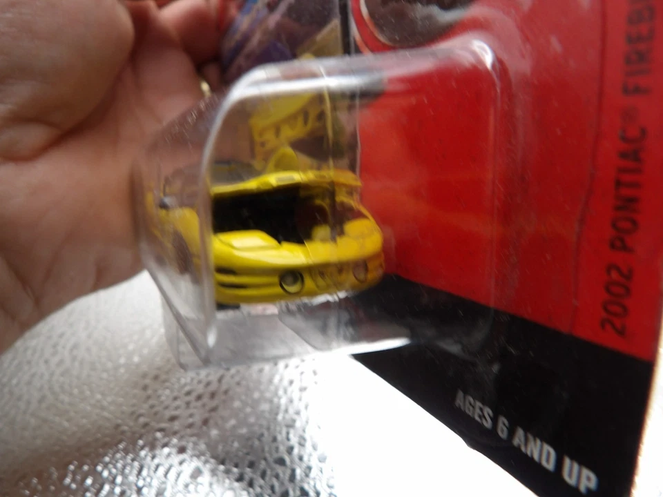 2002 PONTIAC FIREBIRD WS-6 2003 JOHNNY LIGHTNING FIREBIRD SERIES 1:64 - Image 3 of 4