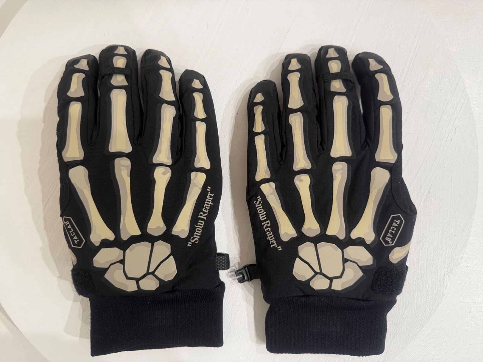 Snow Reaper Waterproof Tactical Gloves – Winter Insulated, Windproof, Outdoor
Opens in a new window 