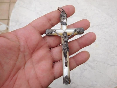 Crucifijo antiguo de plata y nácar - Imagen 1 de 4