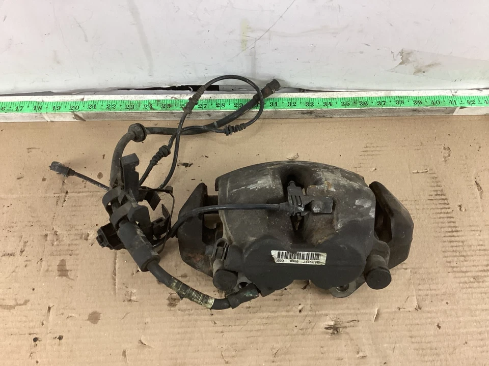 Pinça de freio dianteira direita Mercedes-Benz GL450 2007-2012 com linha de tubulação de mangueira fabricante de equipamento original - Imagem 2 de 4