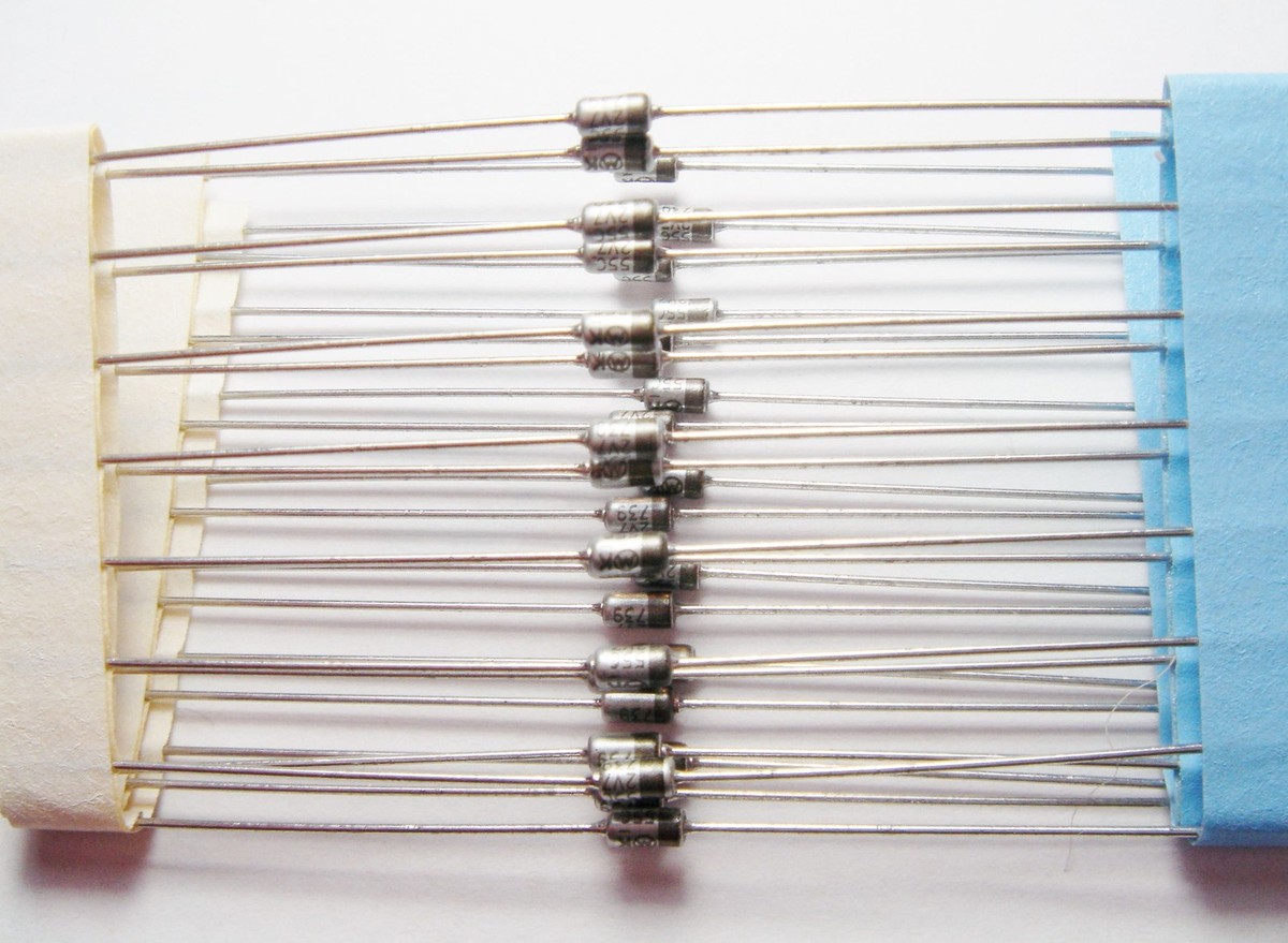 Diode/régulateur De Tension PFZ15A 15V 130mA 10W - Composant électronique Neuf - Fabriqué En Allemagne