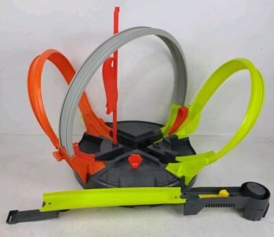 Hot Wheels Roto Revolution Motorized Track Launcher Loops Rotate