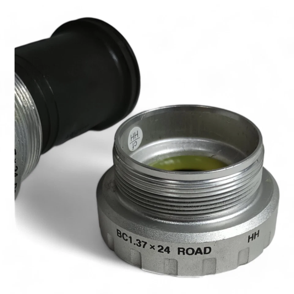 Shimano threaded Bottom Bracket Road Bike HollowTec Silver BB68 Fit Ultegra Dura - Image 4 of 4