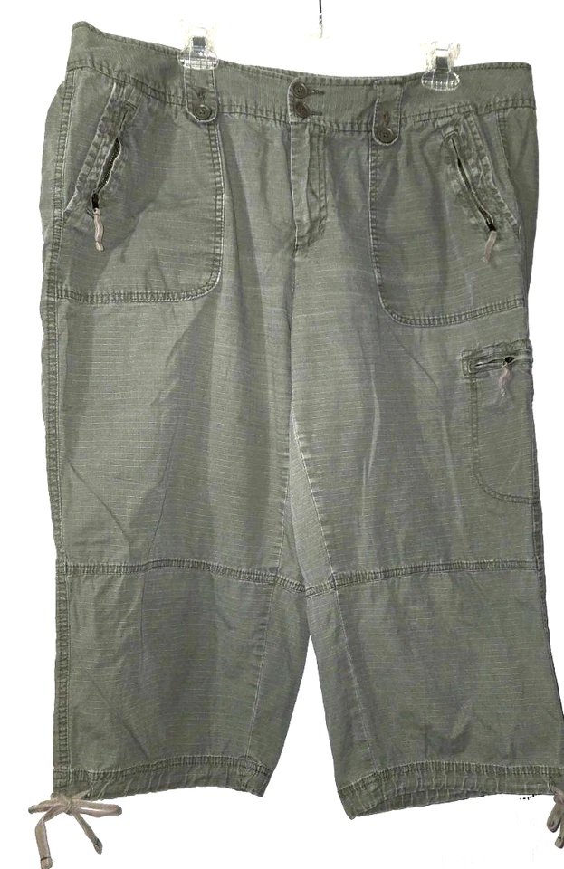 Cómodos Pantalones Cortos de Carga Capri Bermudas St John's Verde para Mujer Talla 18W con Paquetes Foto 2 de 4