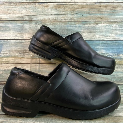 slip resistant clog shoes