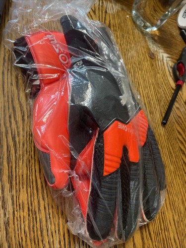 Puma One Protect 1 Goalkeeper Gloves Mens Size 9 041632-01 black red - Picture 2 of 4