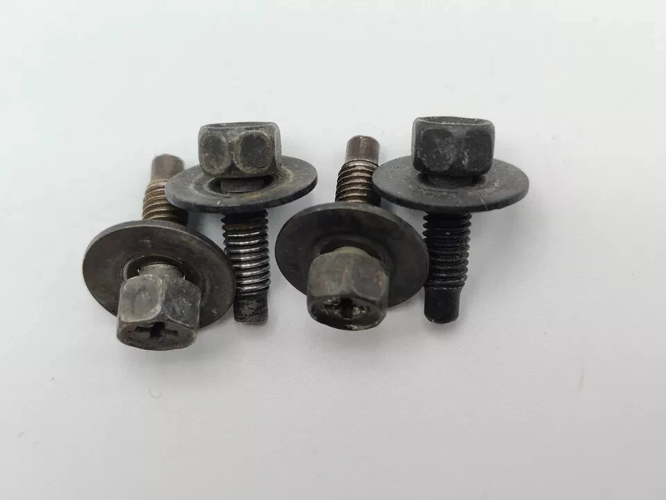 ✅Juego de tornillos de montaje de lámpara de freno de luz trasera OEM Honda y Acura 97-24 x4 Foto 4 de 4