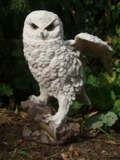 Eule Deko Figur Schnee Eulenfigur Uhu fliegend Kauz Gartenfigur wetterfest NEU