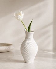 Moderne Vase mit Rillen Design PLA Deko Blumenvase Wohnaccessoire Geschenkidee