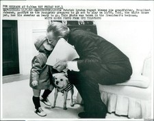 1968 Patrick Lundon Nugent Kisses Grandpa Pres Johnson Children Wirephoto 8X10