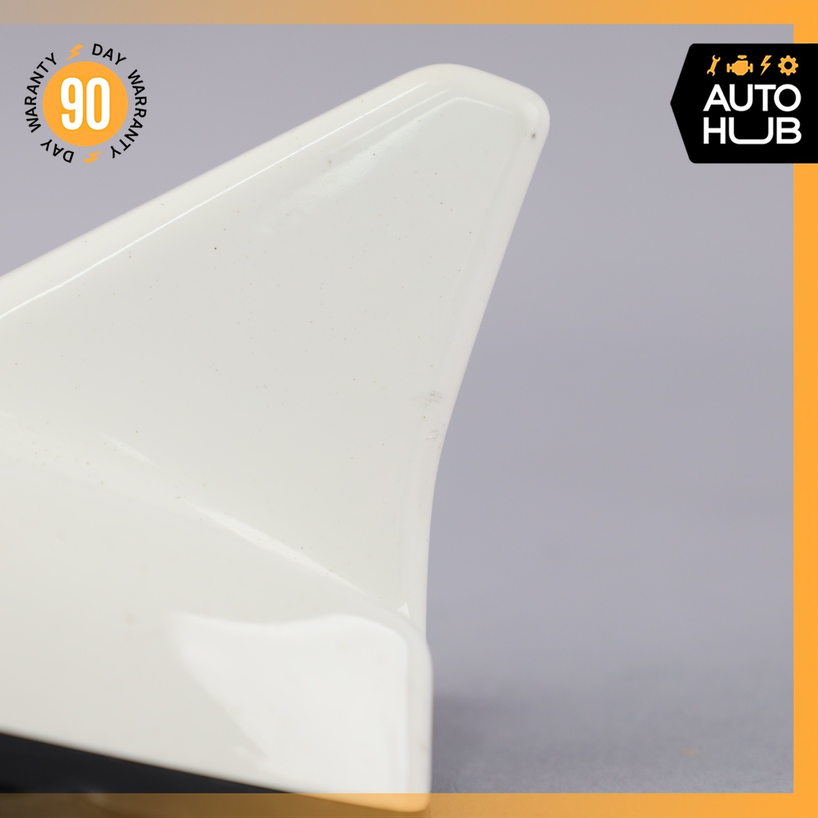 17-20 Maserati Levante M161 Top Roof Shark Fin Antenna GPS Radio OEM 89k