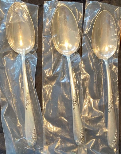 LUNT SWEETHEART ROSE  STERLING SILVER FLATWARE 4 TEASPOONS NEW  OUT OF BAGS
