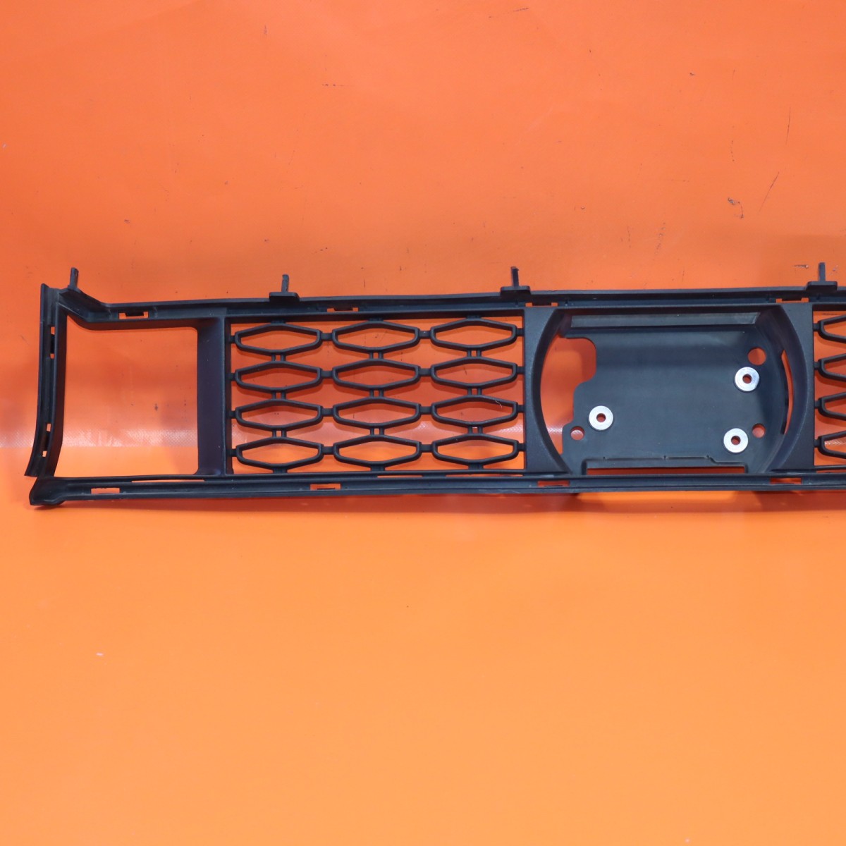Rolls-Royce Cullinan 2018-2020 Lower Center grille P/N 7448912