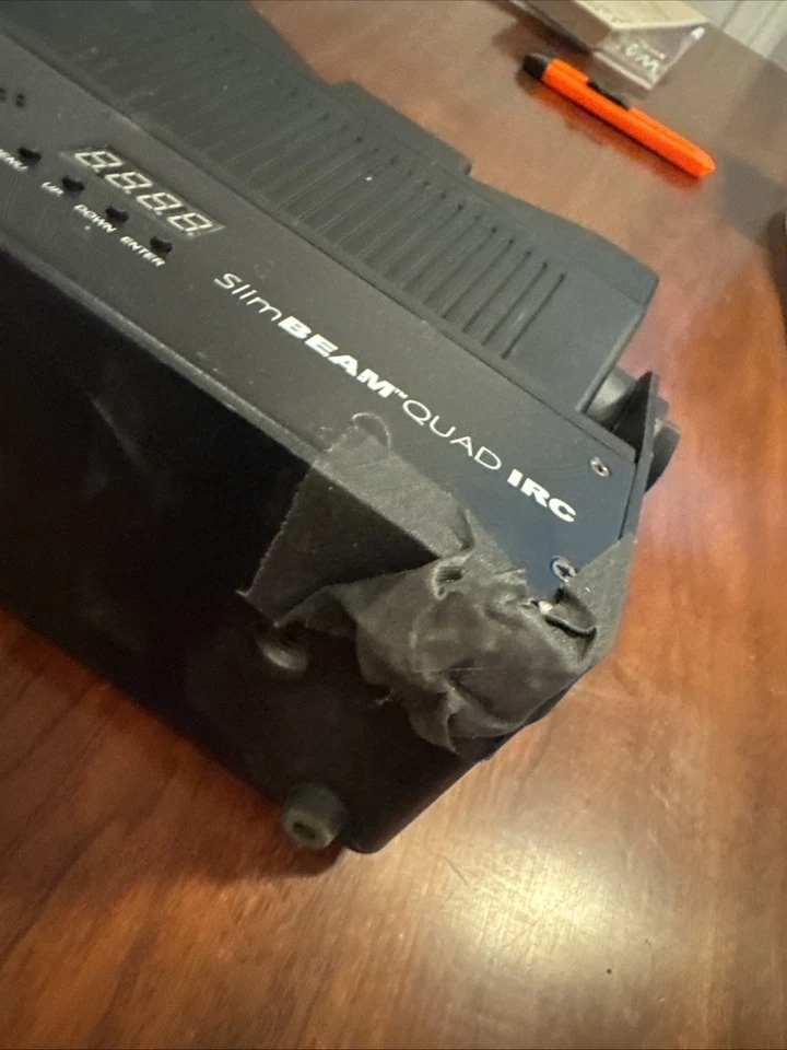 Mint Chauvet DJ EZBeam Q3 ILS Battery-Powered Wall Accent & Effect Light Fixture - Image 2 of 4