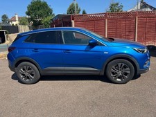 vauxhall grandland x