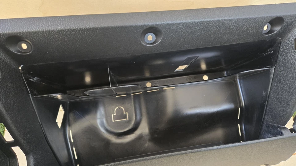 Nueva guantera genuina OEM VW MK4 Jetta Golf GTI GLI R32 Foto 3 de 4