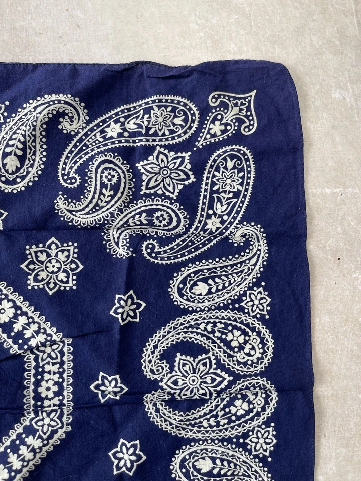 Bandana Elefante Baúl Paisley Vintage Años 40 Color Rápido Azul Hecho en EE. UU. Foto 3 de 4