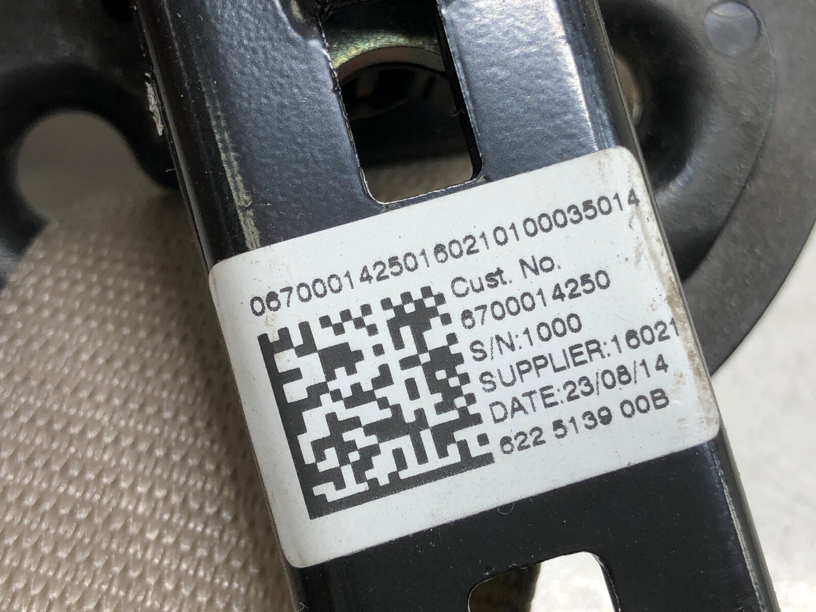 2014-2019 MASERATI GHIBLI S Q4 LEFT DRIVER FRONT SEATBELT RETRACTOR OEM.