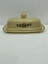 Pfaltzgraff Village  1/4 lb. stick Butter Dish with Lid  USA #6-28
