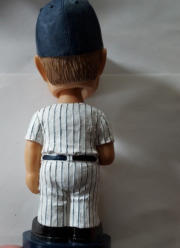 New York Yankees 2002 Energizer Promotional Bobblehead - Picture 5 of 7