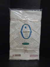 New Vintage FL Damask Set 50"x 66" White Tablecloth and 6 Matching Napkins