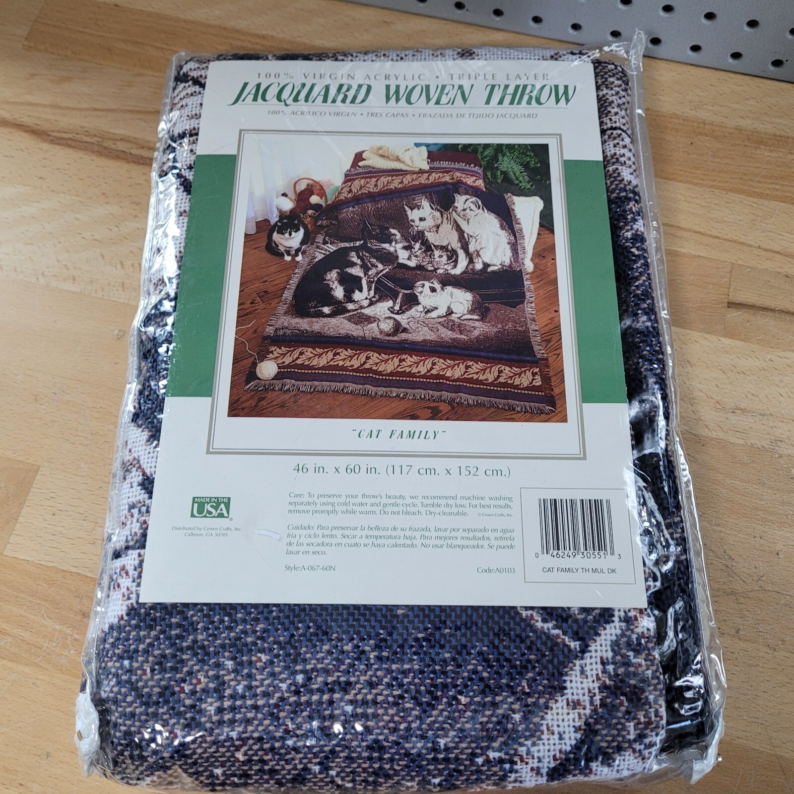 Crown Crafts CAT FAMILY Blanket 46X60 Jacquard Woven Throw Blanket NEW NEW A++