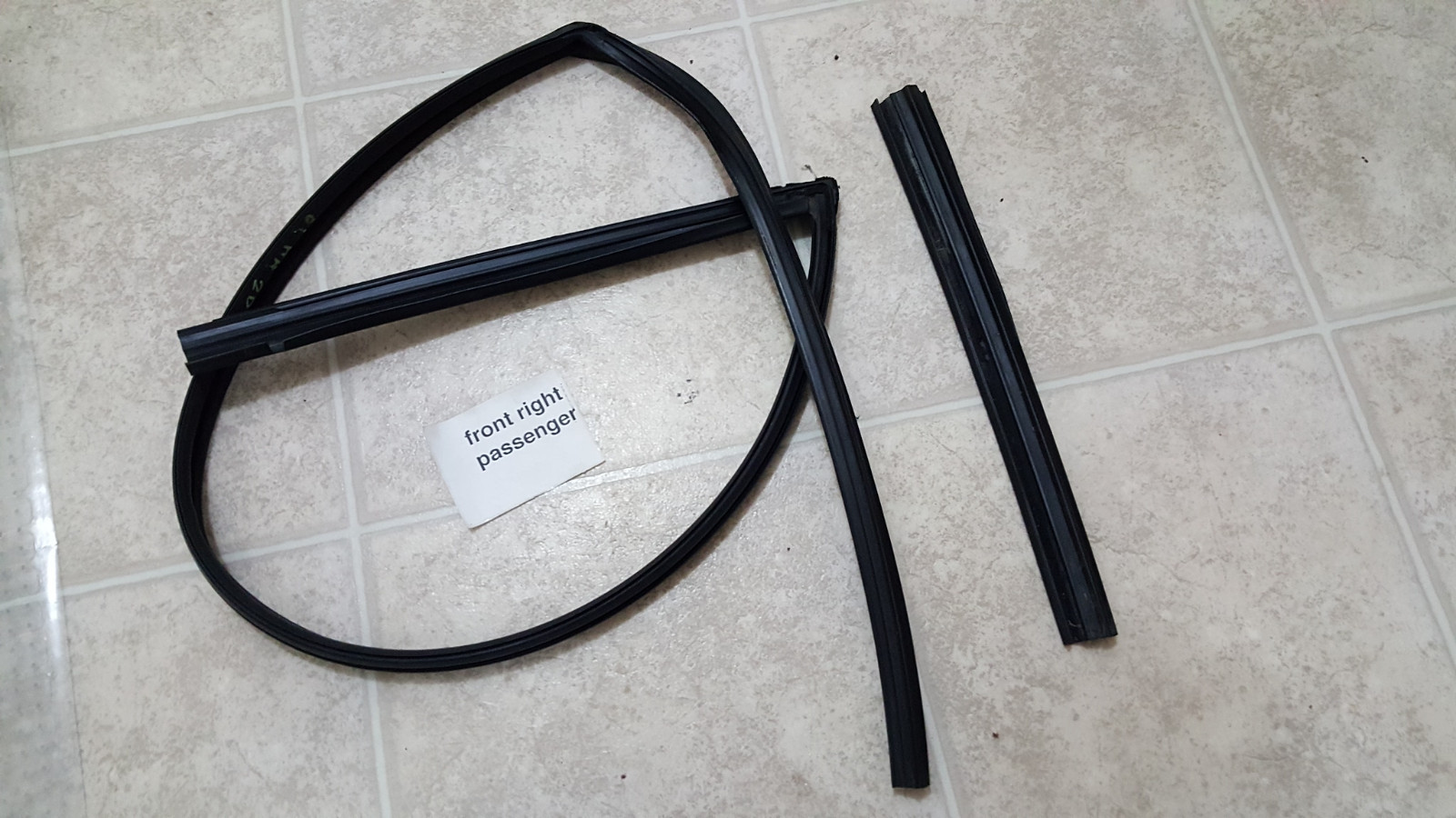 9802 HONDA ACCORD 2DR coupe passenger WINDOW guide WEATHERSTRIP