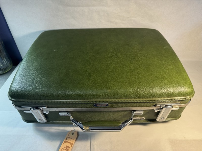 Vintage American Tourister Tiara Hardshell Suitcase Olive Green 24" 1960s-70s
