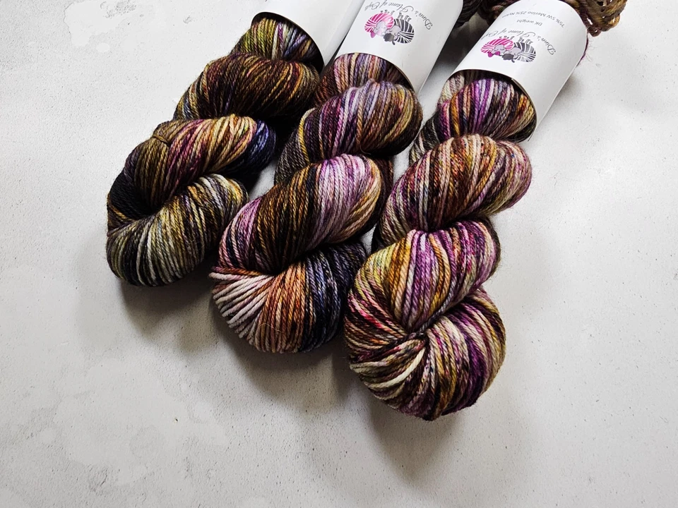 Hilo De Lana Merino / Nylon Teñido A Mano, Peso DK, 100G, Sin Nombre - Imagen 4 de 4