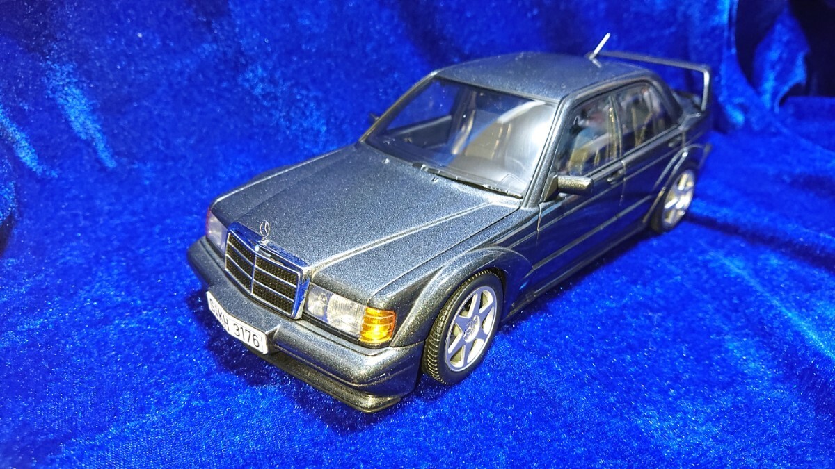 AUTOart Mercedes-Benz 190E 2.5-16 Evolution 2 W201 black 76131