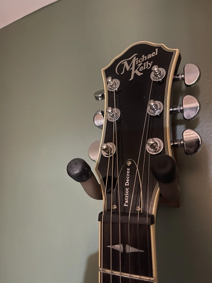 Guitarra Michael Kelly Patriot Decree Coral (Ligeramente Usada) Foto 4 de 4