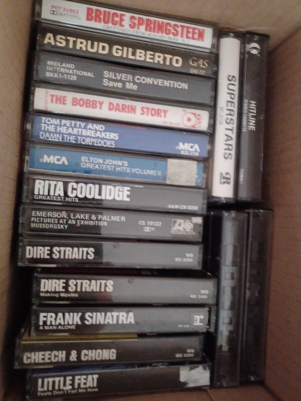 LOT OF 17 CASSETTES ROCK, DIRE STRAITS, TOM PETTY, ELP, LITTLE FEAT, BOBBY DARIN