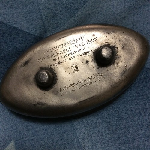 Flat SAD Iron ● UNIVERSAL ● THERMO-CELL ● LANDERS FRARY CLARK ● 2 ● PAT 1911 - Picture 5 of 7
