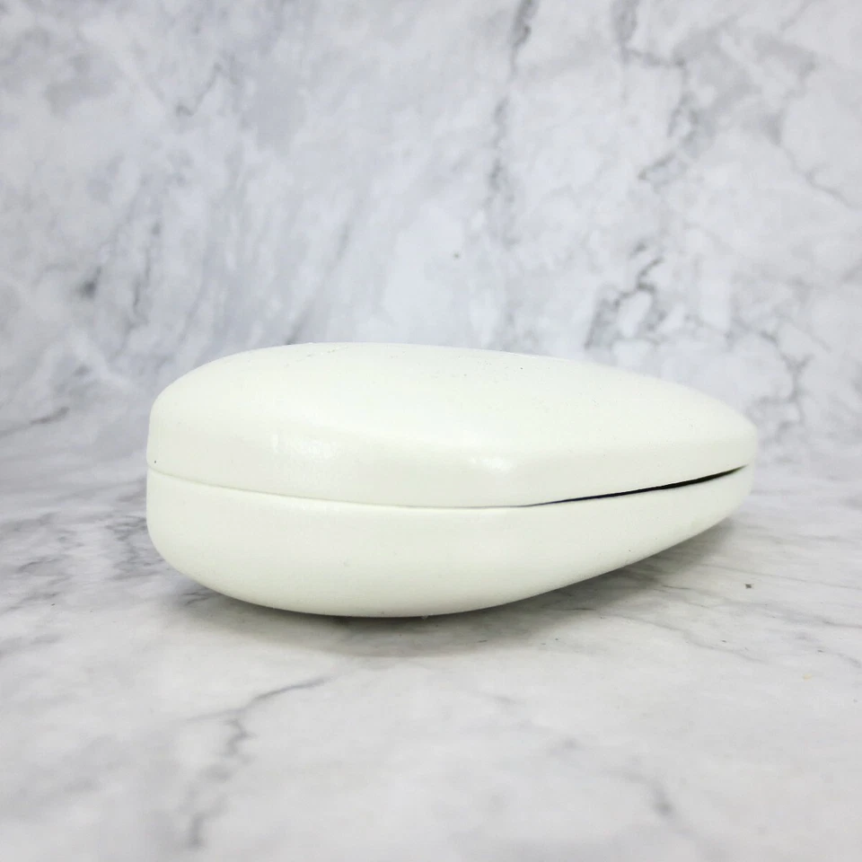 Estuche rígido con cubierta blanca para gafas Tura Foto 2 de 4