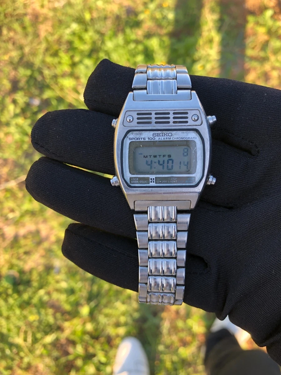Seiko sports discount 100 digital watch