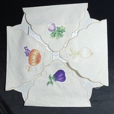 Roll Bread Basket Liner Embroidered Cotton Scalloped Vintage Unused with tags