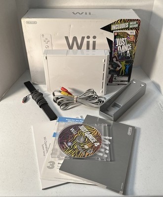 Nintendo Wii Just Dance 4 Bundle White - No Controller