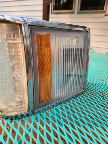 1978 1979 LH Left Drivers Turn Signal Housing Marker Light Cordoba Chrysler 300