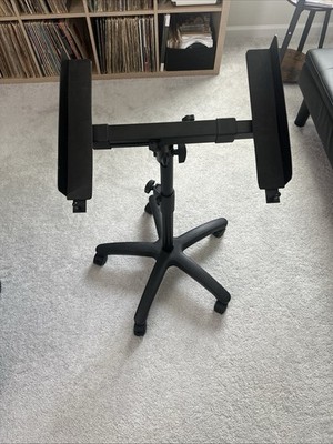 QUIKLOK QL 400 stand for  AKAI MPC Live   drum sampler  ARMENS 