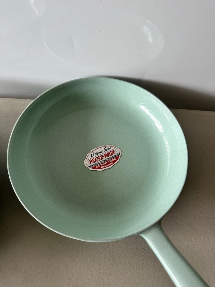 PRIZER-WARE CS1 CS2 CS3 Cast Iron Enamel Ware Turquoise Skillet VTg NOS Lot - Image 3 of 4