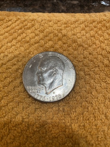 Eisenhower Liberty Bi-centinneal 1776 - 1976 Dollar Coin - Picture 3 of 5