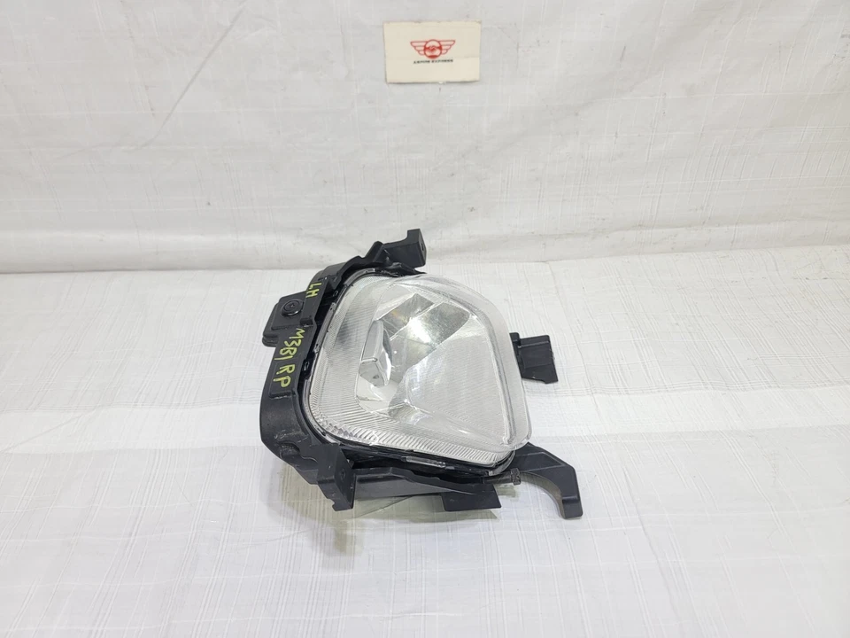 2014-2017 Kia Rondo Fog Light Lamp Left Driver w/ Bracket OEM 92201A4000 - Image 3 of 4
