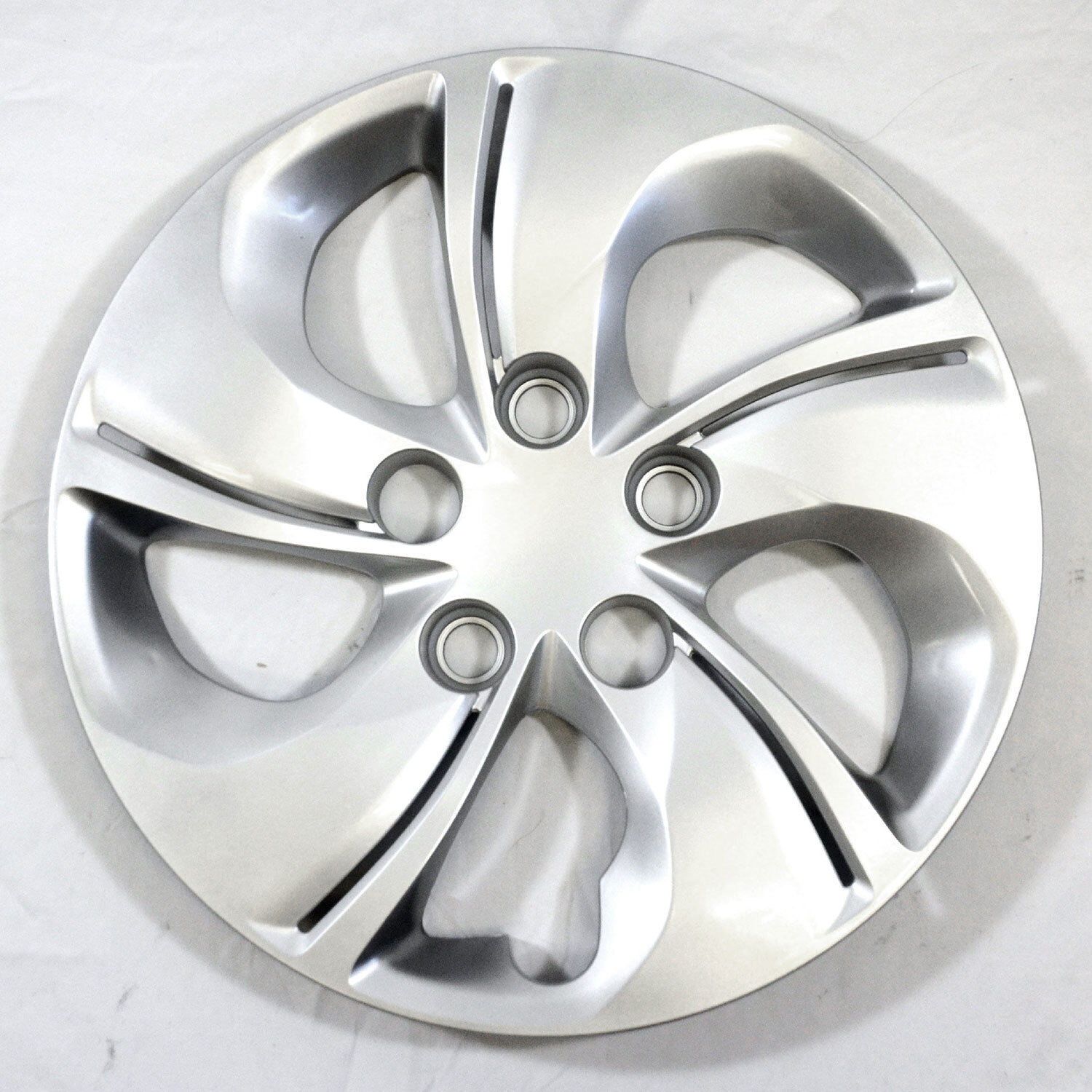 15' 5 Twisted Spoke Silver BoltOn Wheel Cover Hubcaps for 20132015