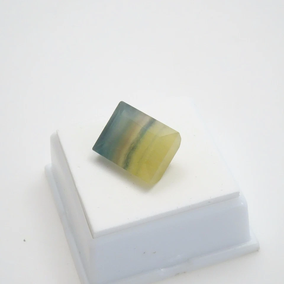 Hermosa fluorita con bandas - 16,99 quilates - rara azul marino/amarillo - esmeralda - 12x16 mm Foto 4 de 4